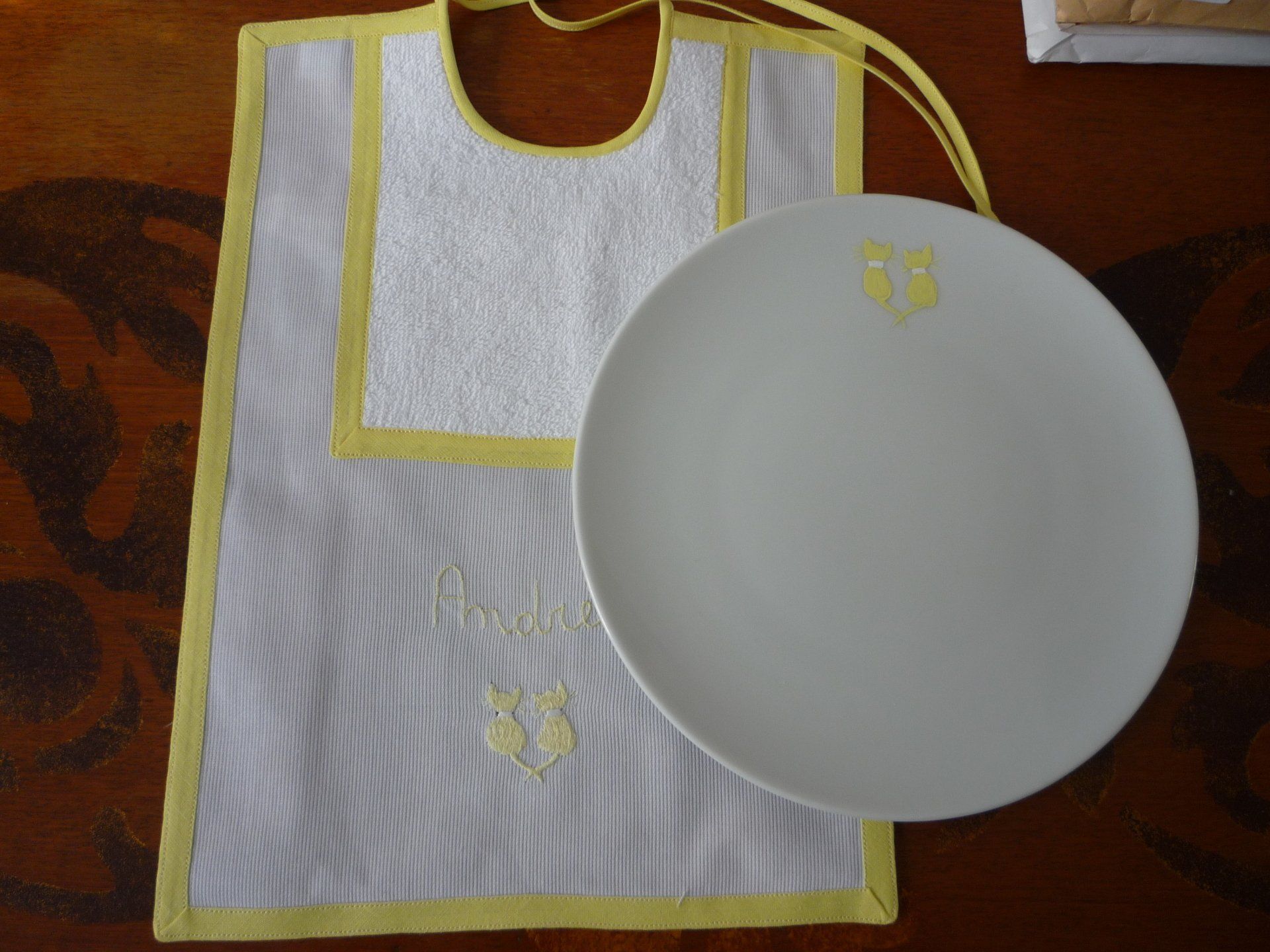 animali, cani, gatti, cavalli,  quadri, ritratti, dipinti, su misura, animali vestiti, oggetti, arredi, uova dipeinte, piatti, decorazioni, trompe, fiori, stencil, decoupage, carta, colla, matita, pennello, olio su tela , riviste, pubblicazioni, eventi, Marina Rigolone, artista, pittrice, decoratrice,