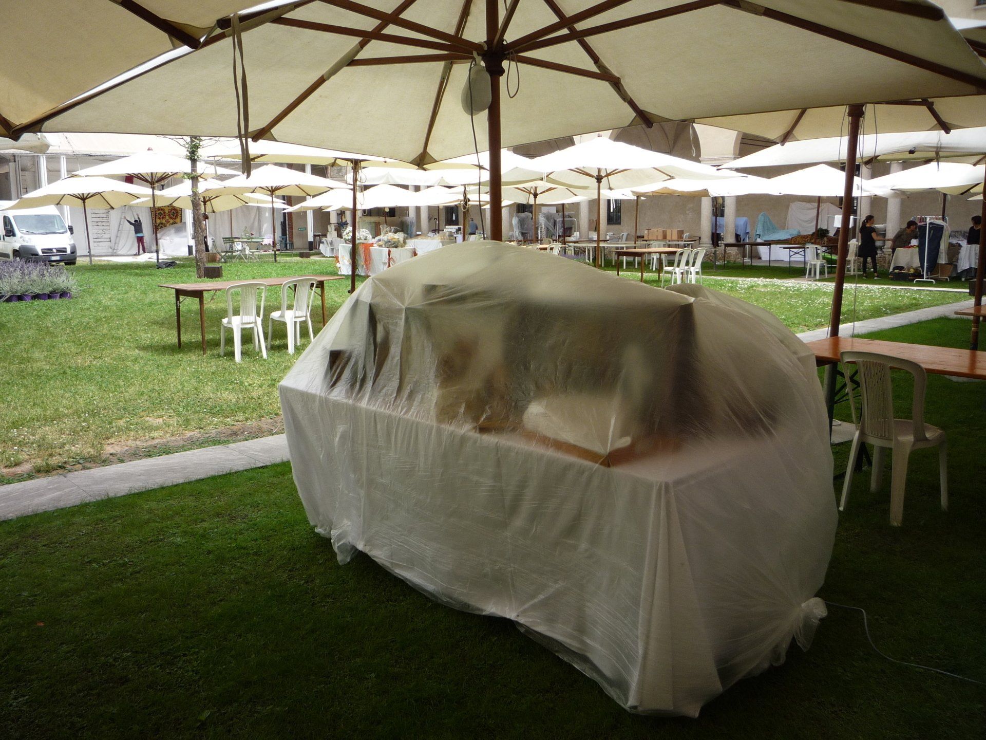 animali, cani, gatti, cavalli,  quadri, ritratti, dipinti, su misura, animali vestiti, oggetti, arredi, uova dipeinte, piatti, decorazioni, trompe, fiori, stencil, decoupage, carta, colla, matita, pennello, olio su tela , riviste, pubblicazioni, eventi, Marina Rigolone, artista, pittrice, decoratrice,