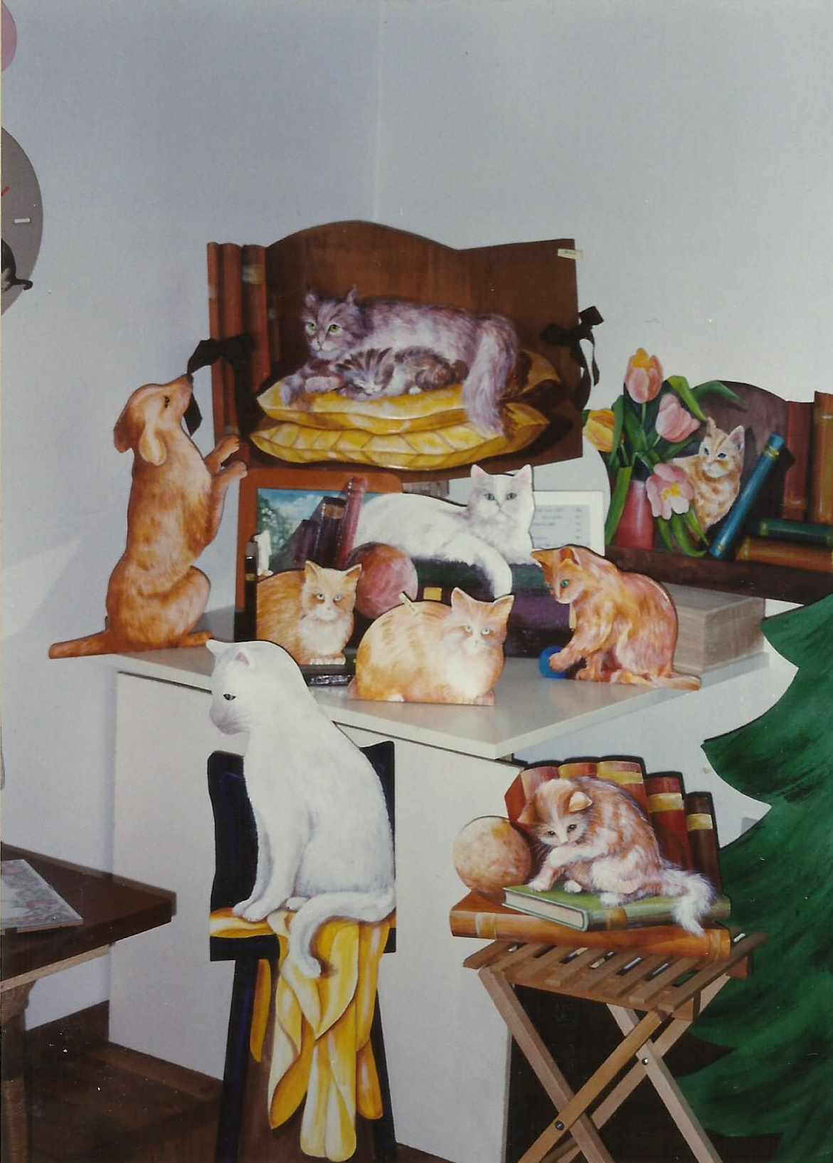 animali, cani, gatti, cavalli, quadri, ritratti, dipinti, su misura, animali vestiti, oggetti, arredi, uova dipeinte, piatti, decorazioni, trompe, fiori, stencil, decoupage, carta, colla, matita, pennello, olio su tela , riviste, pubblicazioni, eventi, Marina Rigolone, artista, pittrice, decoratrice,