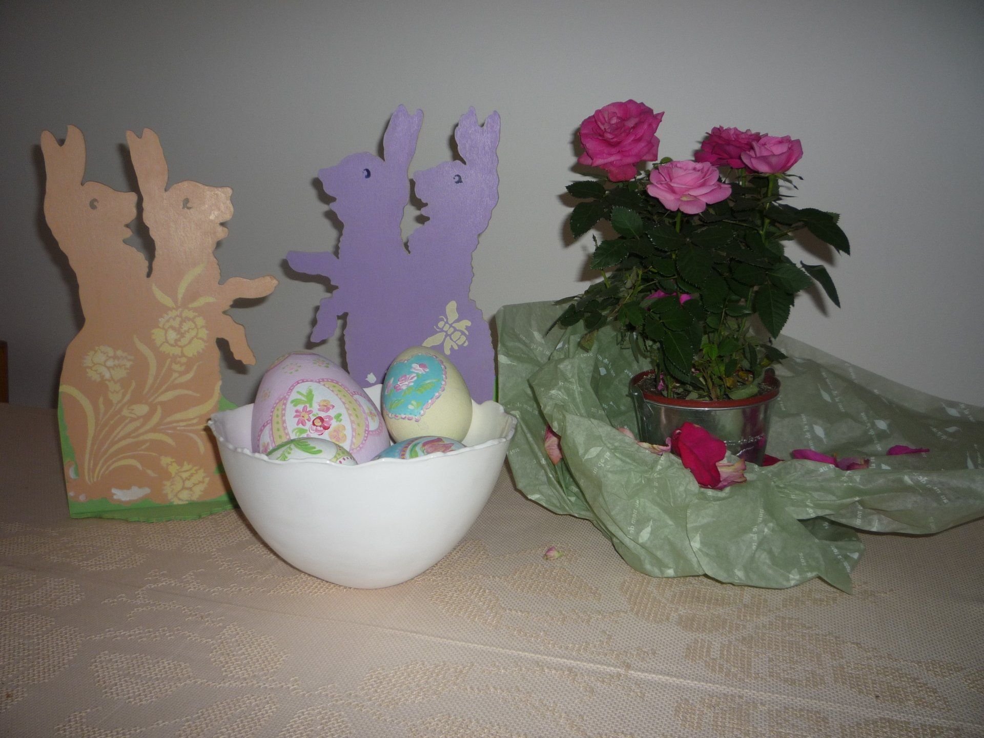 animali, cani, gatti, cavalli,  quadri, ritratti, dipinti, su misura, animali vestiti, oggetti, arredi, uova dipeinte, piatti, decorazioni, trompe, fiori, stencil, decoupage, carta, colla, matita, pennello, olio su tela , riviste, pubblicazioni, eventi, Marina Rigolone, artista, pittrice, decoratrice,