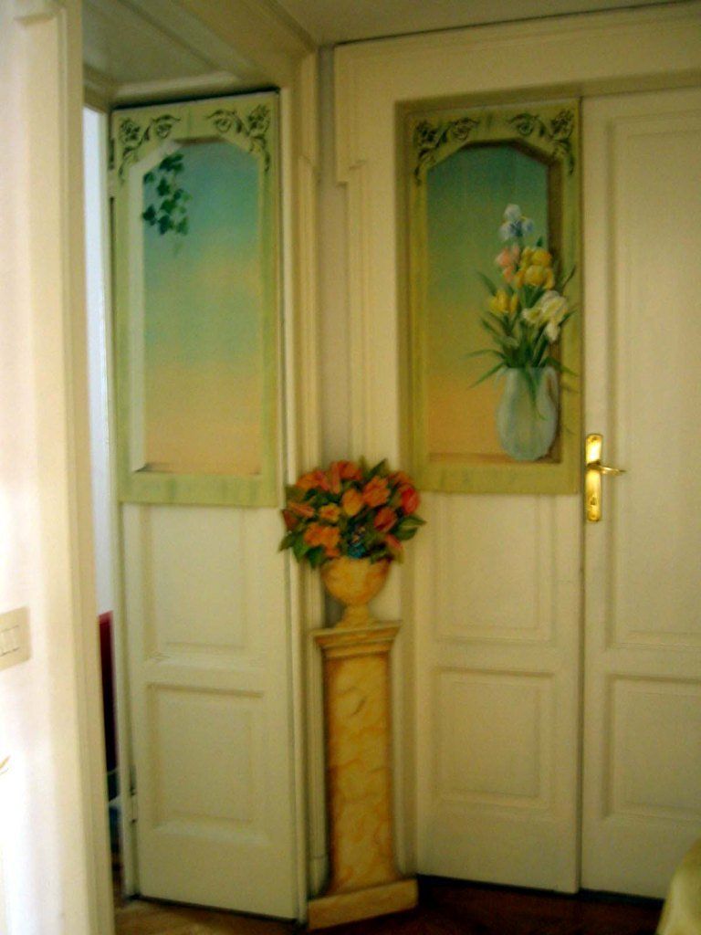 animali, cani, gatti, cavalli, quadri, ritratti, dipinti, su misura, animali vestiti, oggetti, arredi, uova dipeinte, piatti, decorazioni, trompe, fiori, stencil, decoupage, carta, colla, matita, pennello, olio su tela , riviste, pubblicazioni, eventi, Marina Rigolone, artista, pittrice, decoratrice,