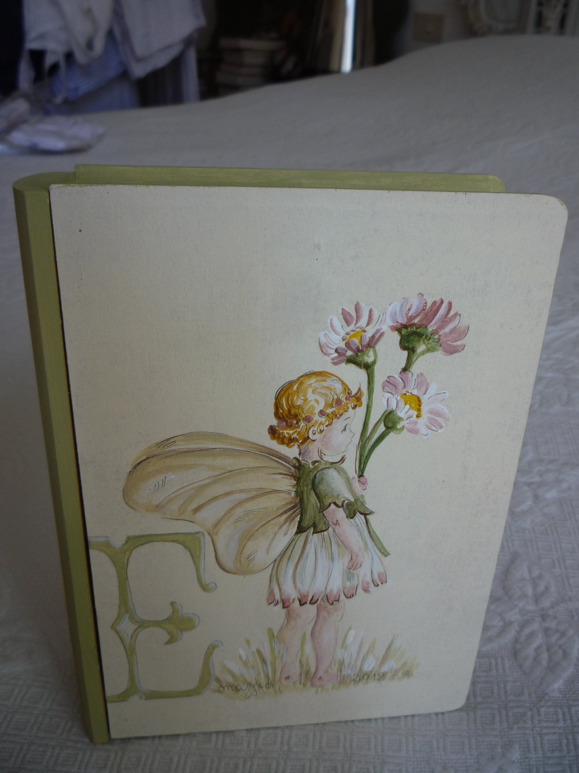 animali, cani, gatti, cavalli,  quadri, ritratti, dipinti, su misura, animali vestiti, oggetti, arredi, uova dipeinte, piatti, decorazioni, trompe, fiori, stencil, decoupage, carta, colla, matita, pennello, olio su tela , riviste, pubblicazioni, eventi, Marina Rigolone, artista, pittrice, decoratrice,