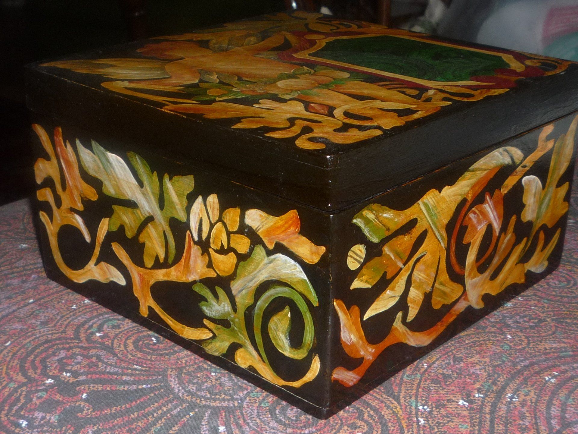 animali, cani, gatti, cavalli,  quadri, ritratti, dipinti, su misura, animali vestiti, oggetti, arredi, uova dipeinte, piatti, decorazioni, trompe, fiori, stencil, decoupage, carta, colla, matita, pennello, olio su tela , riviste, pubblicazioni, eventi, Marina Rigolone, artista, pittrice, decoratrice,