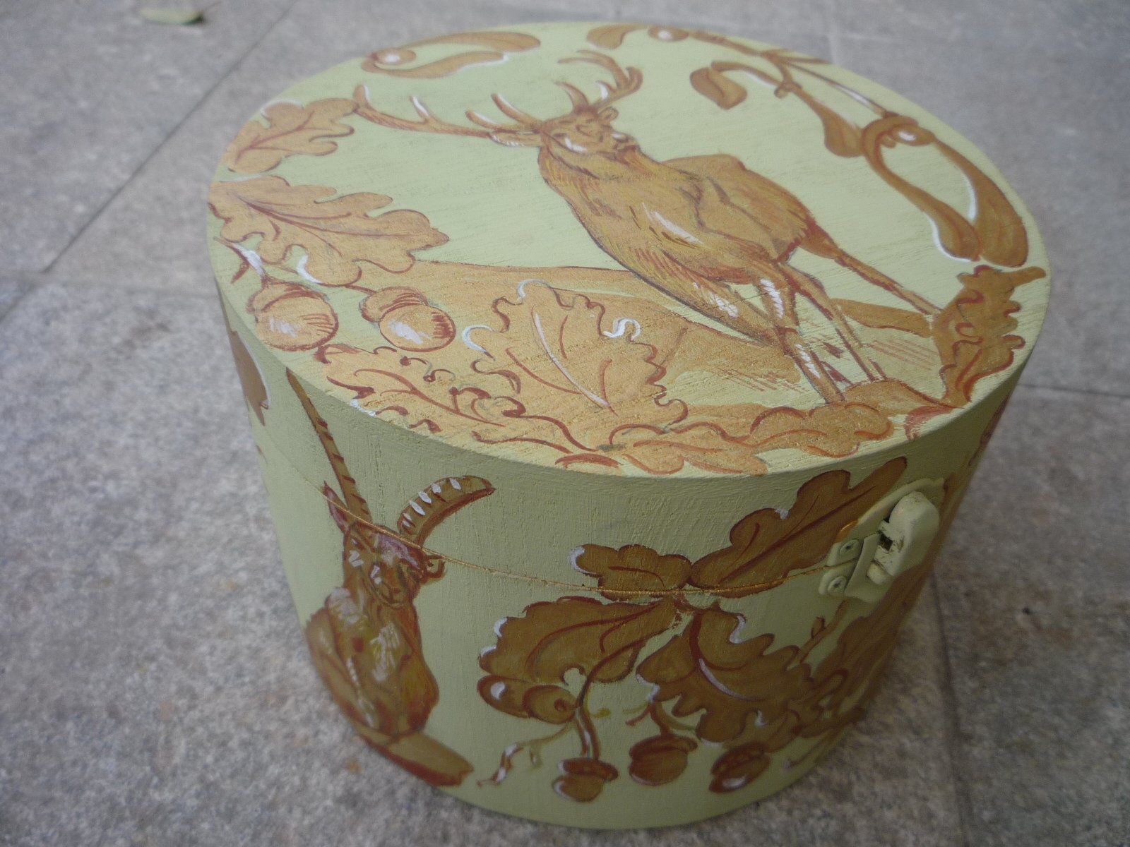 animali, cani, gatti, cavalli,  quadri, ritratti, dipinti, su misura, animali vestiti, oggetti, arredi, uova dipeinte, piatti, decorazioni, trompe, fiori, stencil, decoupage, carta, colla, matita, pennello, olio su tela , riviste, pubblicazioni, eventi, Marina Rigolone, artista, pittrice, decoratrice,