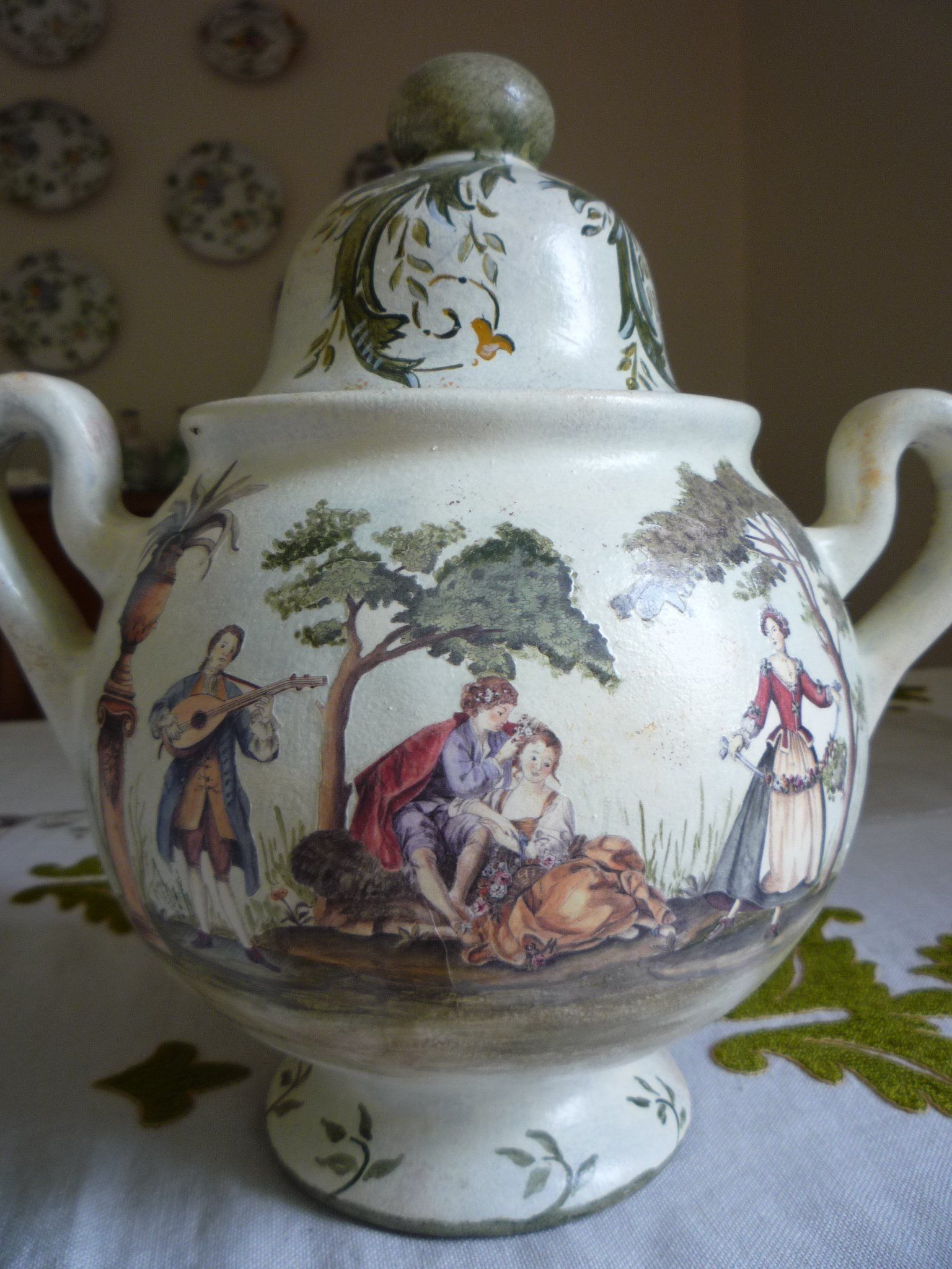 animali, cani, gatti, cavalli,  quadri, ritratti, dipinti, su misura, animali vestiti, oggetti, arredi, uova dipeinte, piatti, decorazioni, trompe, fiori, stencil, decoupage, carta, colla, matita, pennello, olio su tela , riviste, pubblicazioni, eventi, Marina Rigolone, artista, pittrice, decoratrice,