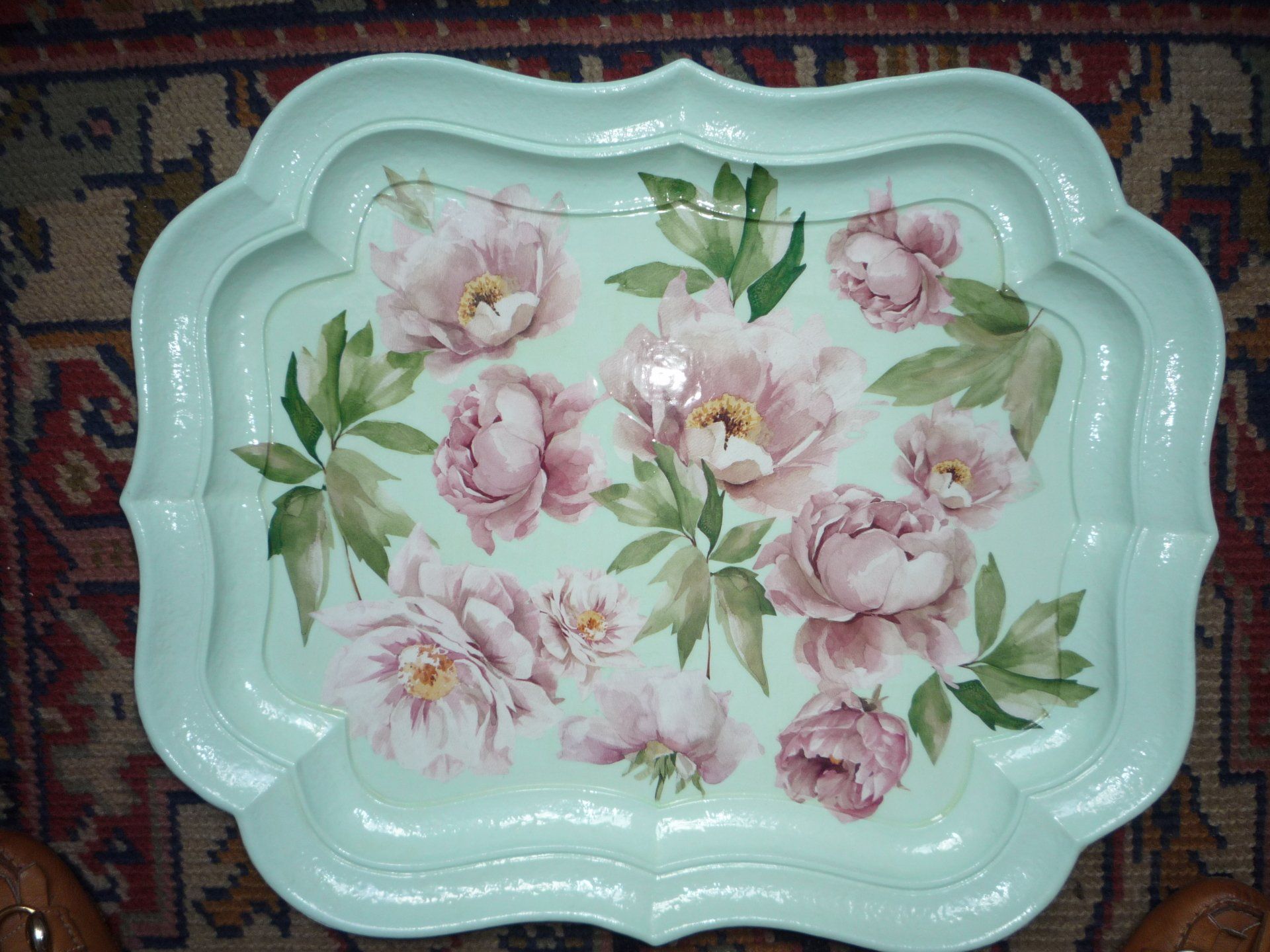 animali, cani, gatti, cavalli,  quadri, ritratti, dipinti, su misura, animali vestiti, oggetti, arredi, uova dipeinte, piatti, decorazioni, trompe, fiori, stencil, decoupage, carta, colla, matita, pennello, olio su tela , riviste, pubblicazioni, eventi, Marina Rigolone, artista, pittrice, decoratrice,