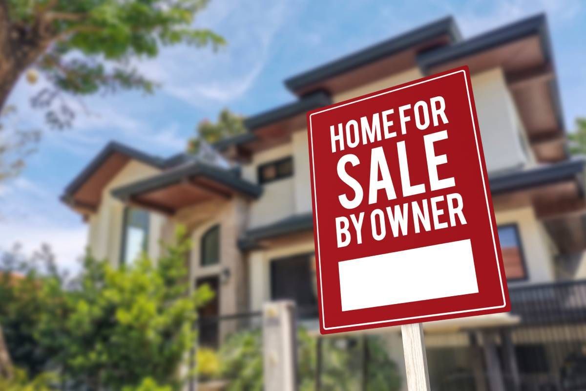 A large home for sale by owner at DIY Flat Fee near Lexington, KY