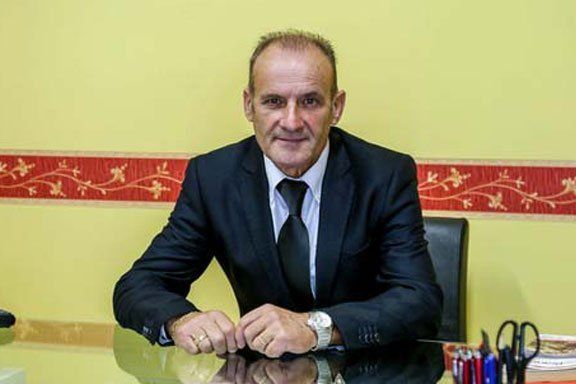 membro dello staff di un'agenzia funebre