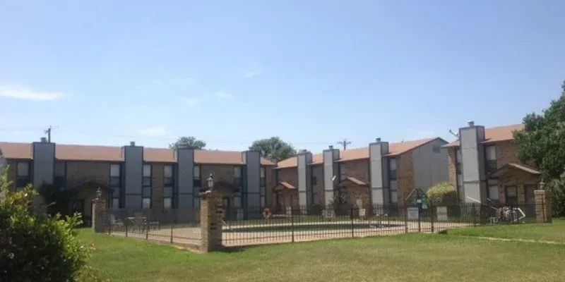 Driftwood Apartments Project Front View