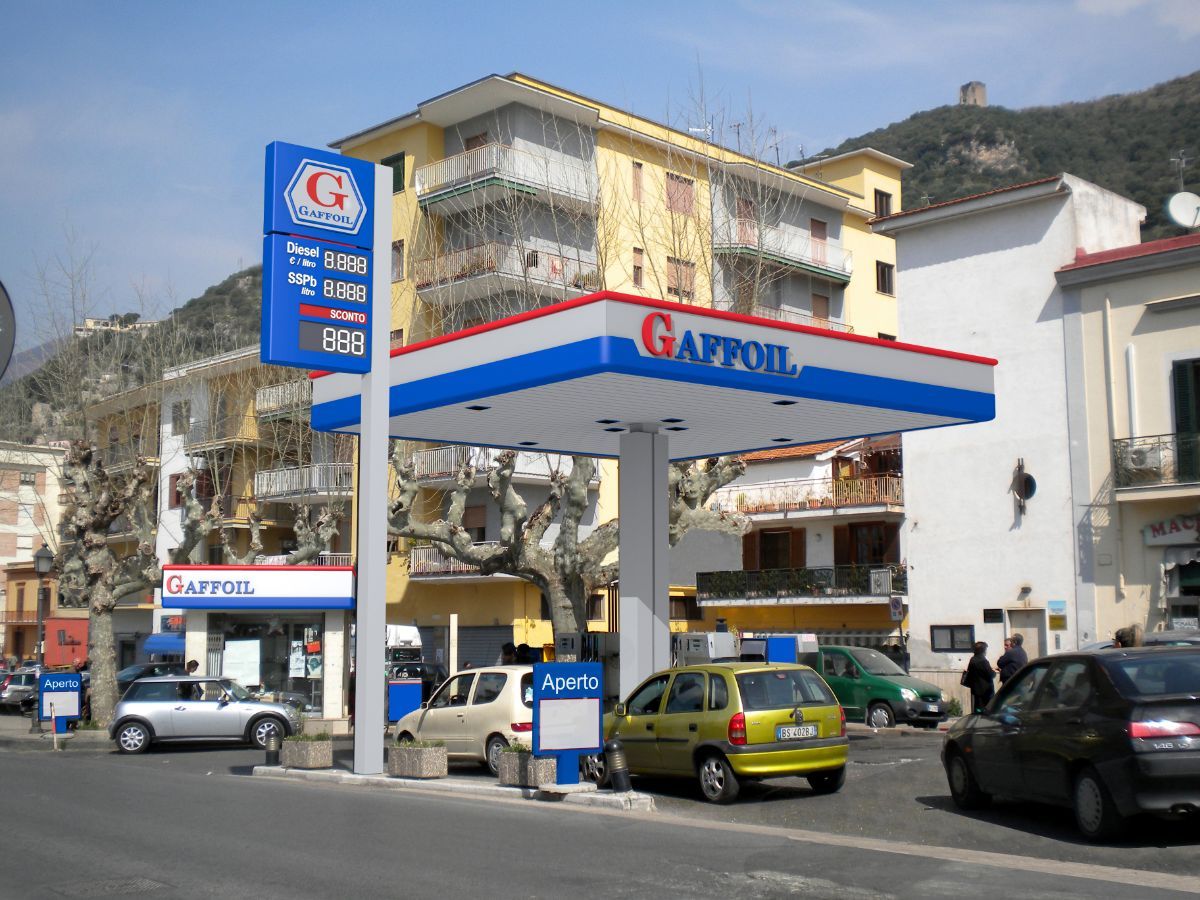 stazione rifornimento carburanti a sarno