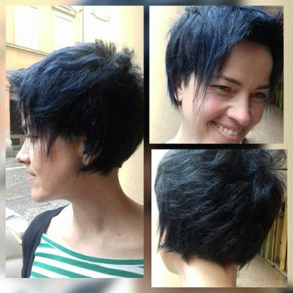 ragazza con taglio corto e capelli neri