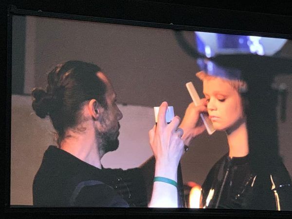 realizzazione di un make-up durante un evento