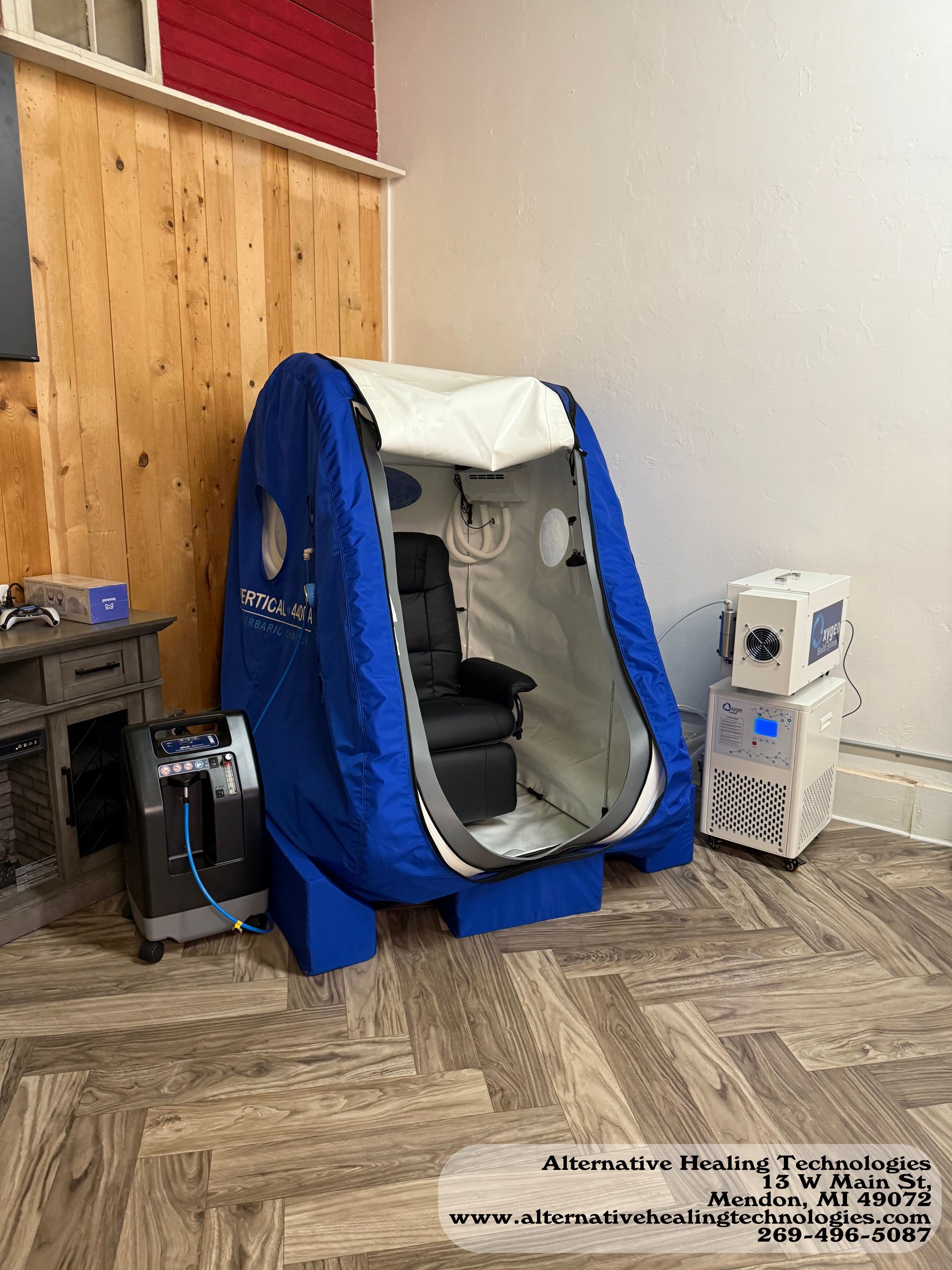 Hyperbaric Oxygen Therapy provides a pressurized environment that allows patients to breathe pure oxygen. Increases oxygen intake. Increases healing. Reduces inflammation. Improves blood circulation. Improves brain function. Enhanced well-being. Biohacking. Wellness center. 