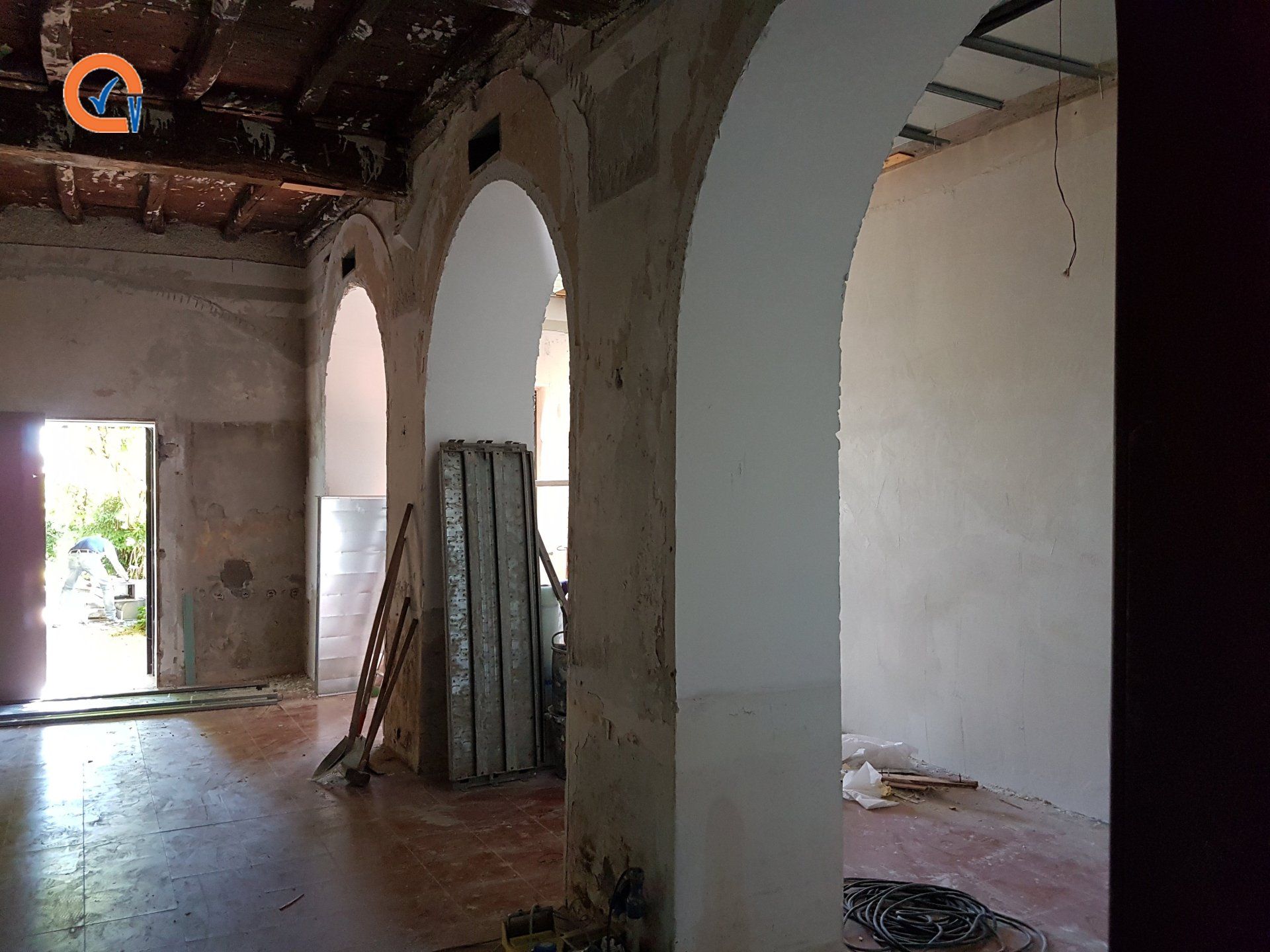 interni di un ristorante con elementi in cartongesso