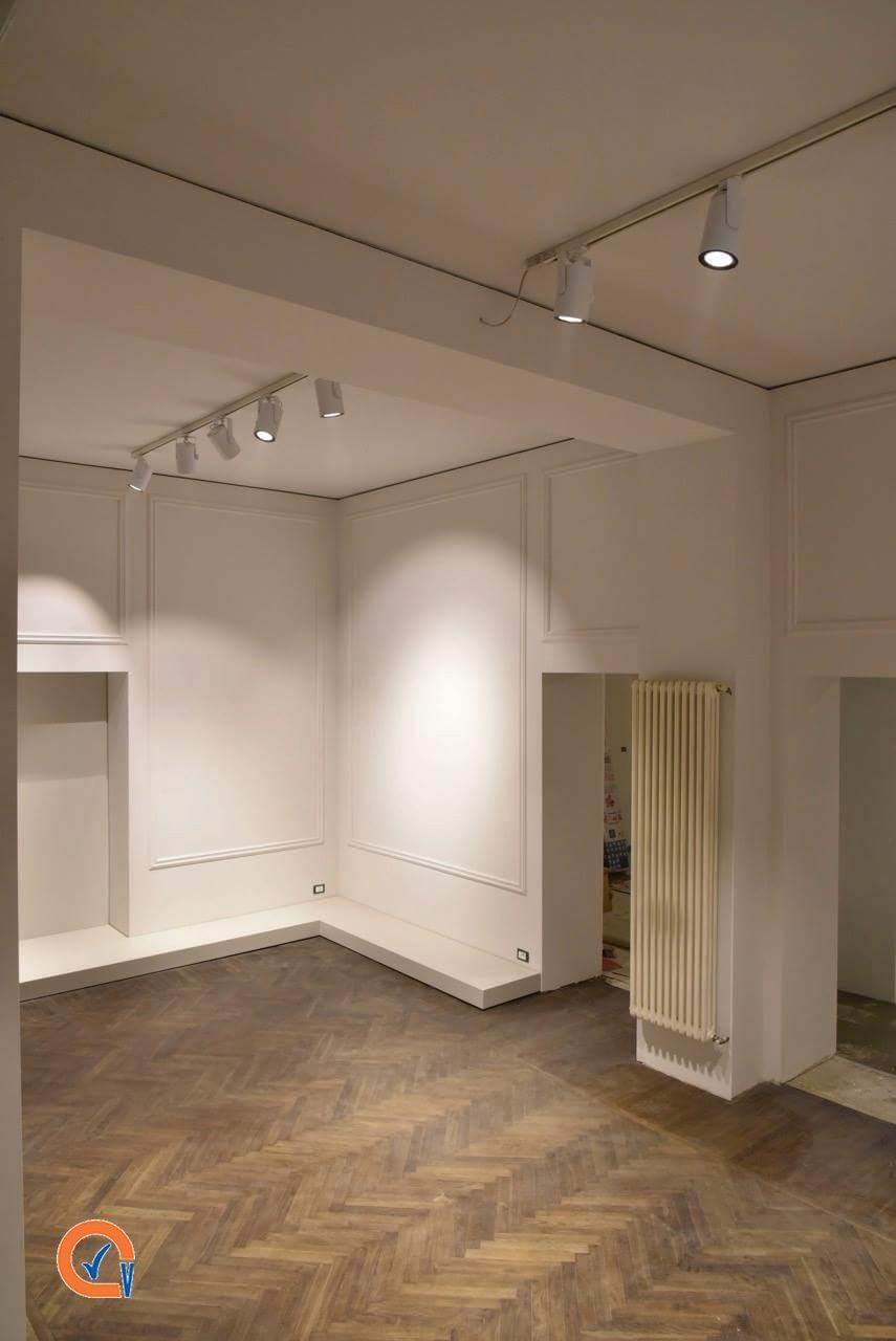 restauro interno di un negozio