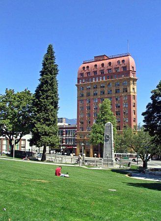 weed store victory square
