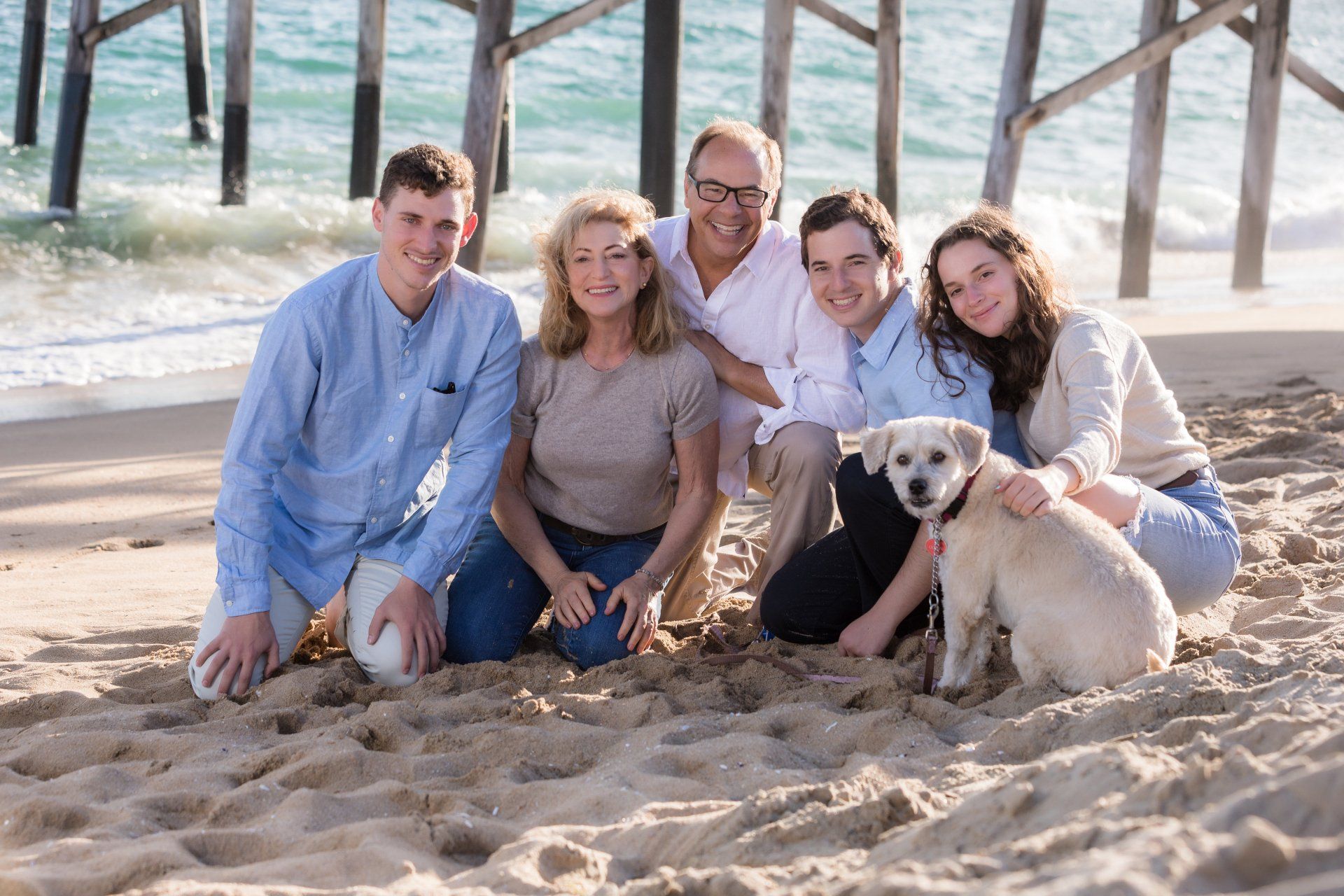 Best family poses at Newport Beach during golden hour