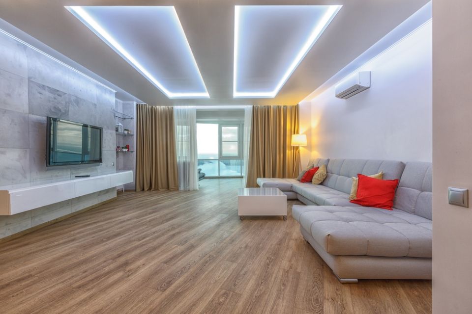 living room with ceiling light