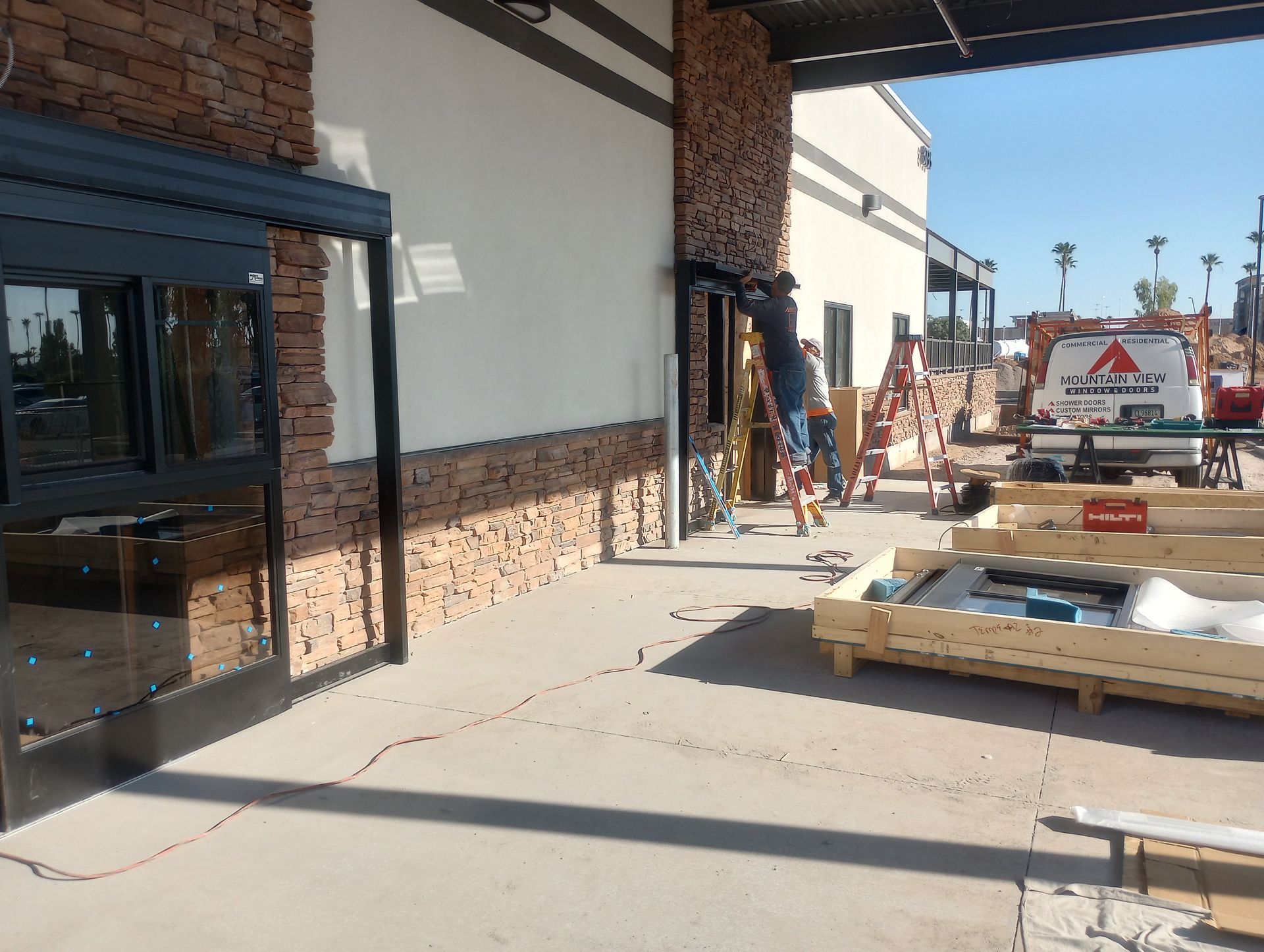 Phoenix mall storefront getting new decorative glass