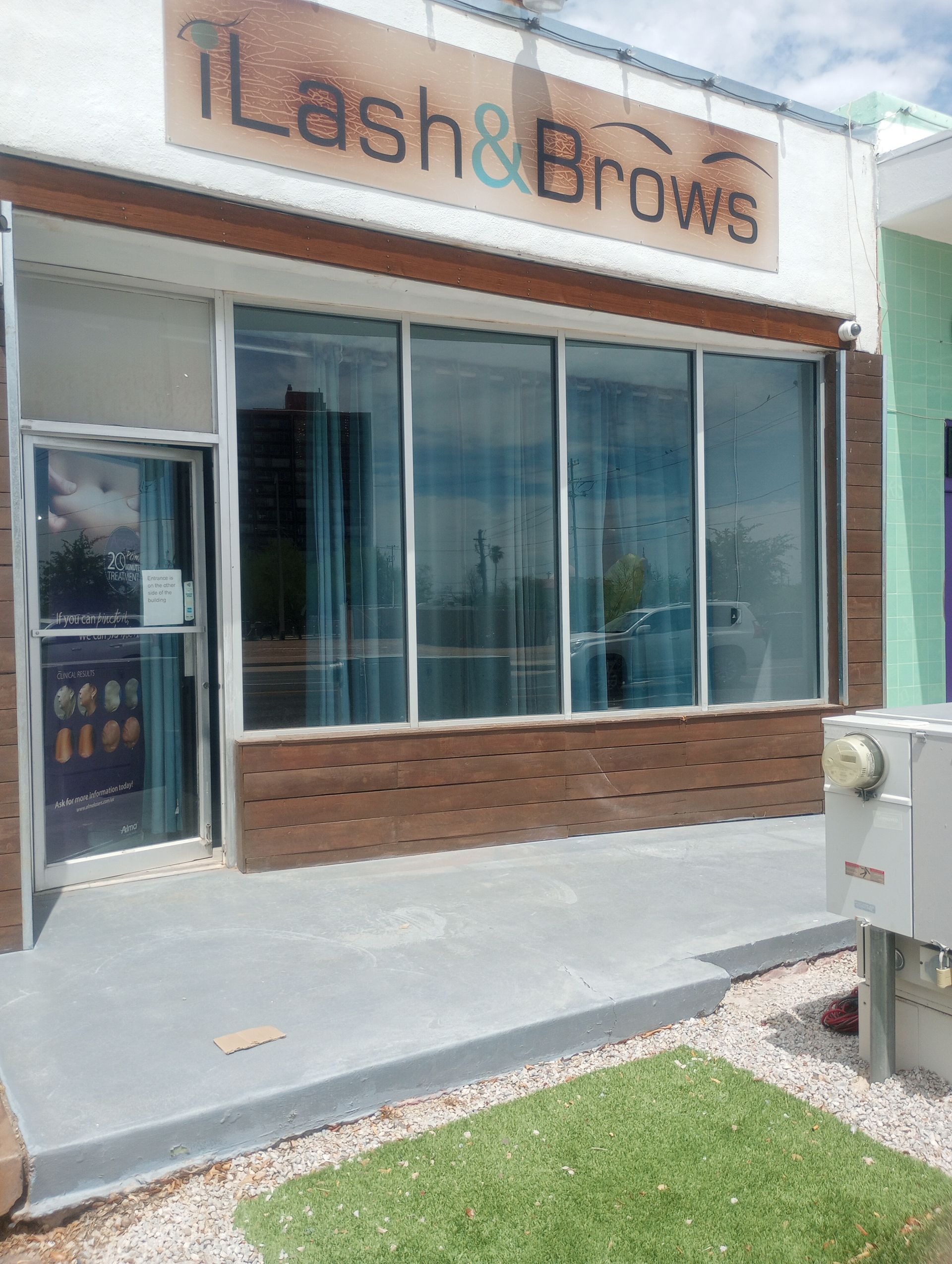 Chandler business adding secure laminated glass panels