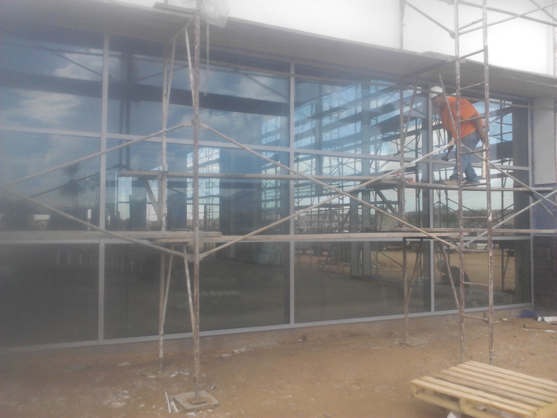 Mesa retail building receiving modern insulated glass windows