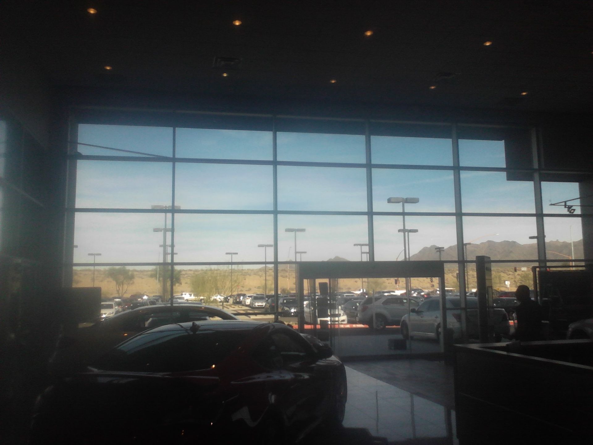 Glendale company replacing outdated commercial glass panels