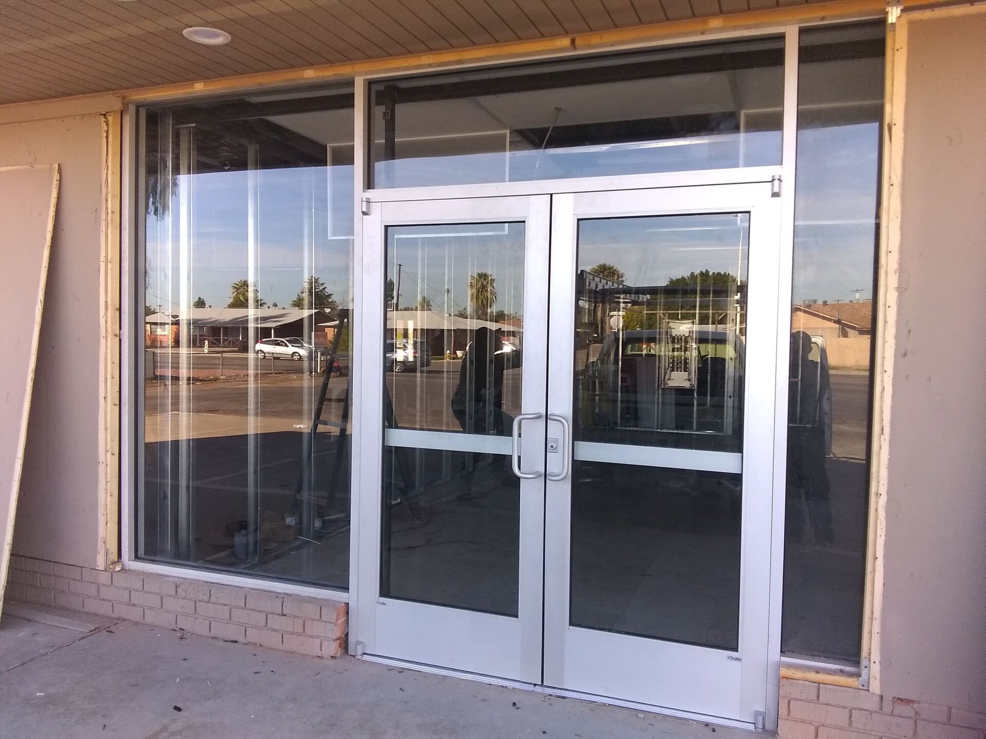 Gilbert commercial storefront receiving complete glass replacement