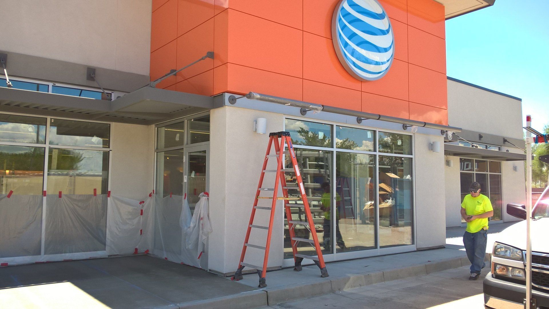 Chandler retail shop upgrading display window glass