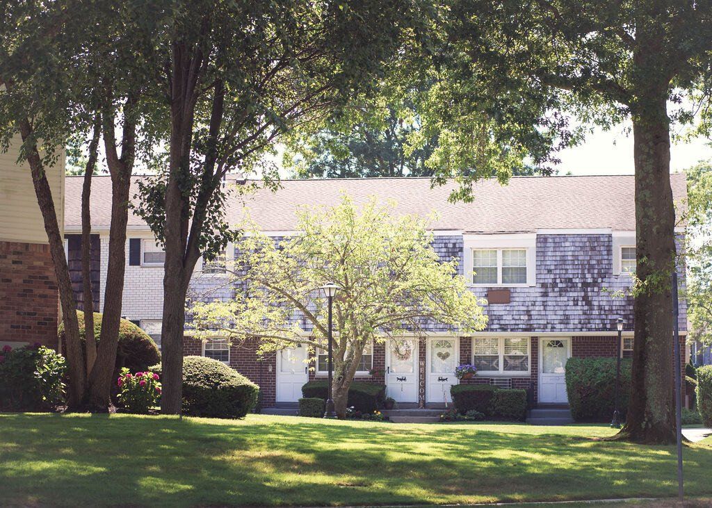 HomeBirchwood On the Green