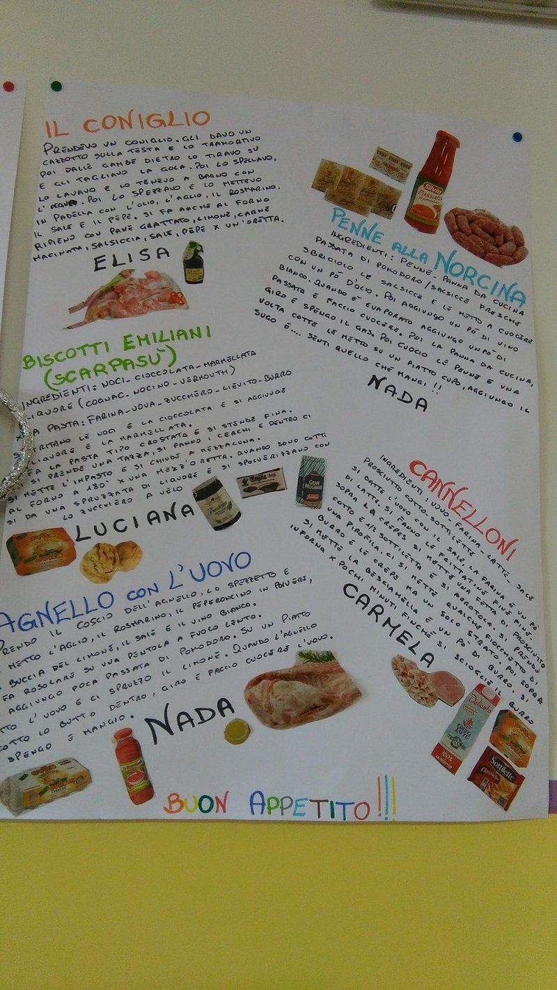 Lavoro a mano da parte di anziani