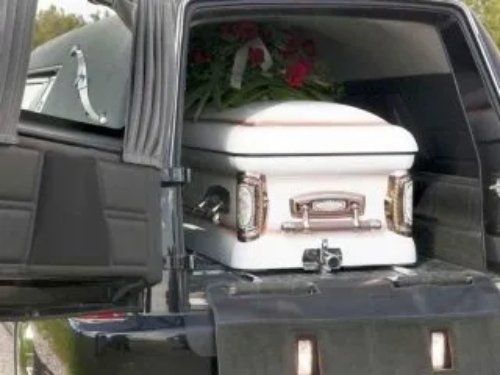 carro funebre per il trasporto delle salme
