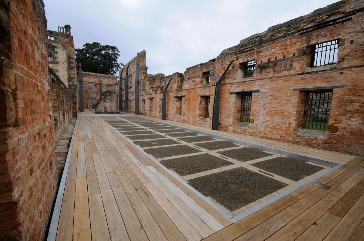 Front View of Wall and Wooden Floor | Glenorchy, TAS | McKay Timber