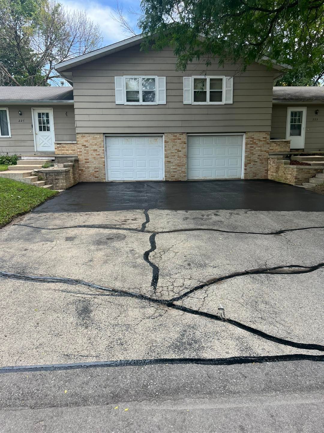 Crack Filling Service in Driveway