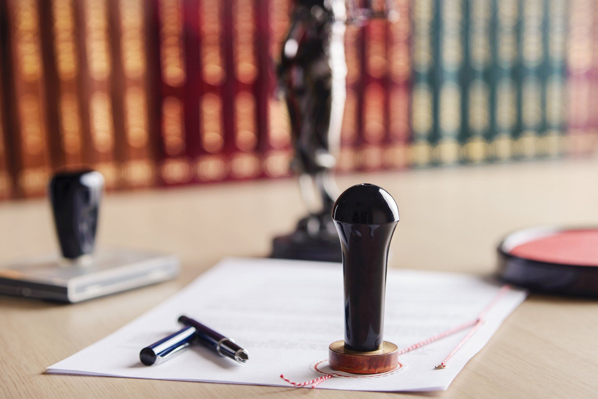 Contratos / Poderes / Sociedades