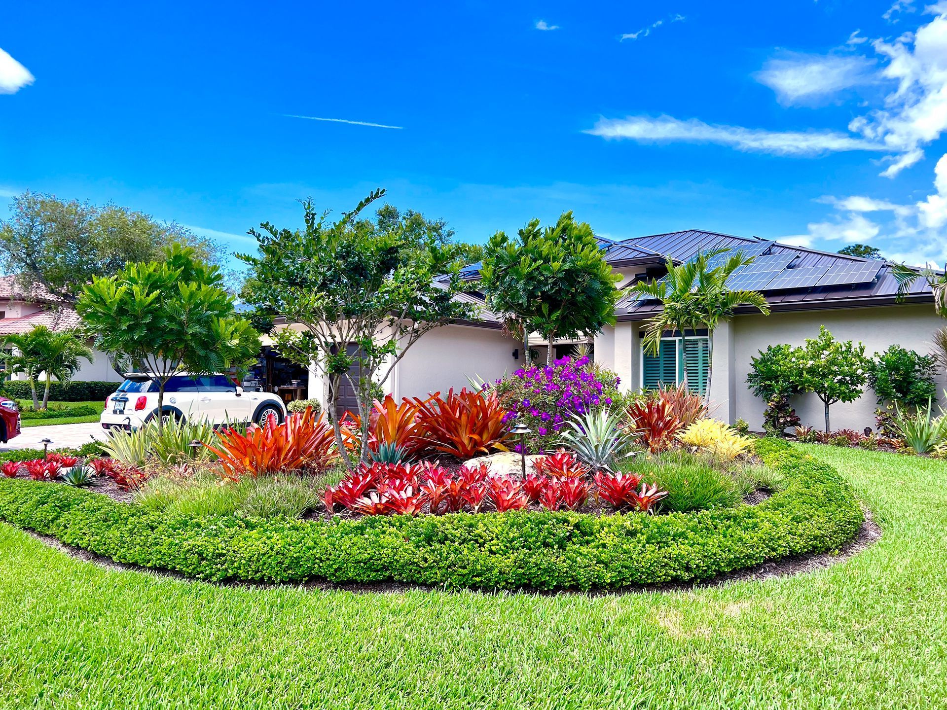 Tropical Landscape Designs Featuring Bold Colors 