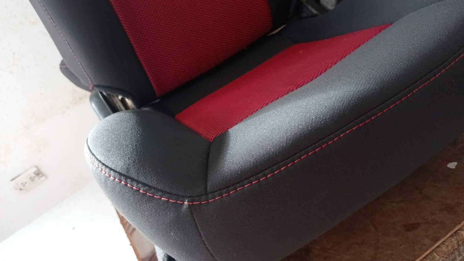 MOFLES Y TAPICERÍA MB  -  TAPICERIA DE DETALLES