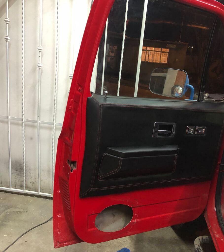 MOFLES Y TAPICERÍA MB  -  TAPICERIA PARA PUERTAS DE CAMIONETAS