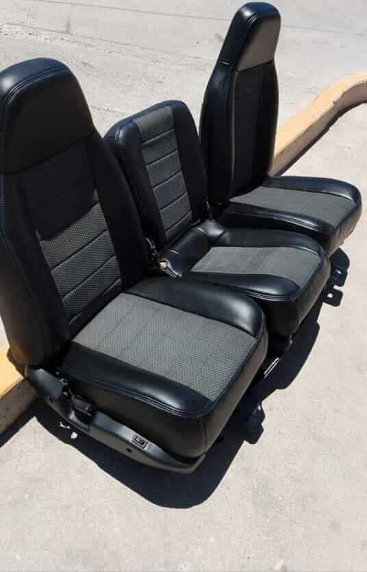 MOFLES Y TAPICERÍA MB  -  SERVICIOS DE TAPICERIA