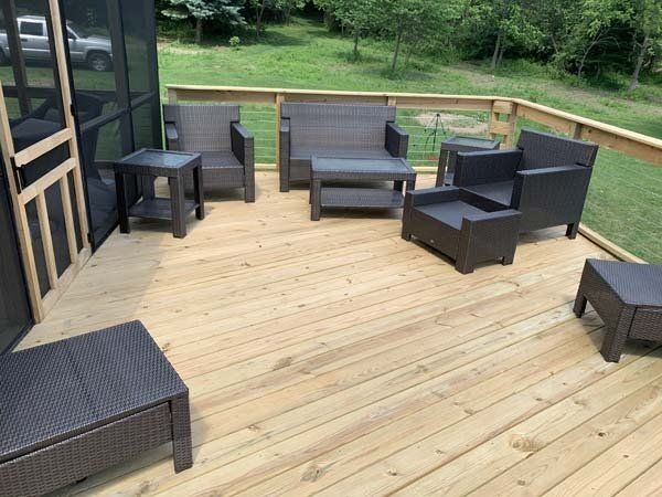 Remodeling Experts deck builder contractor custom deck. 