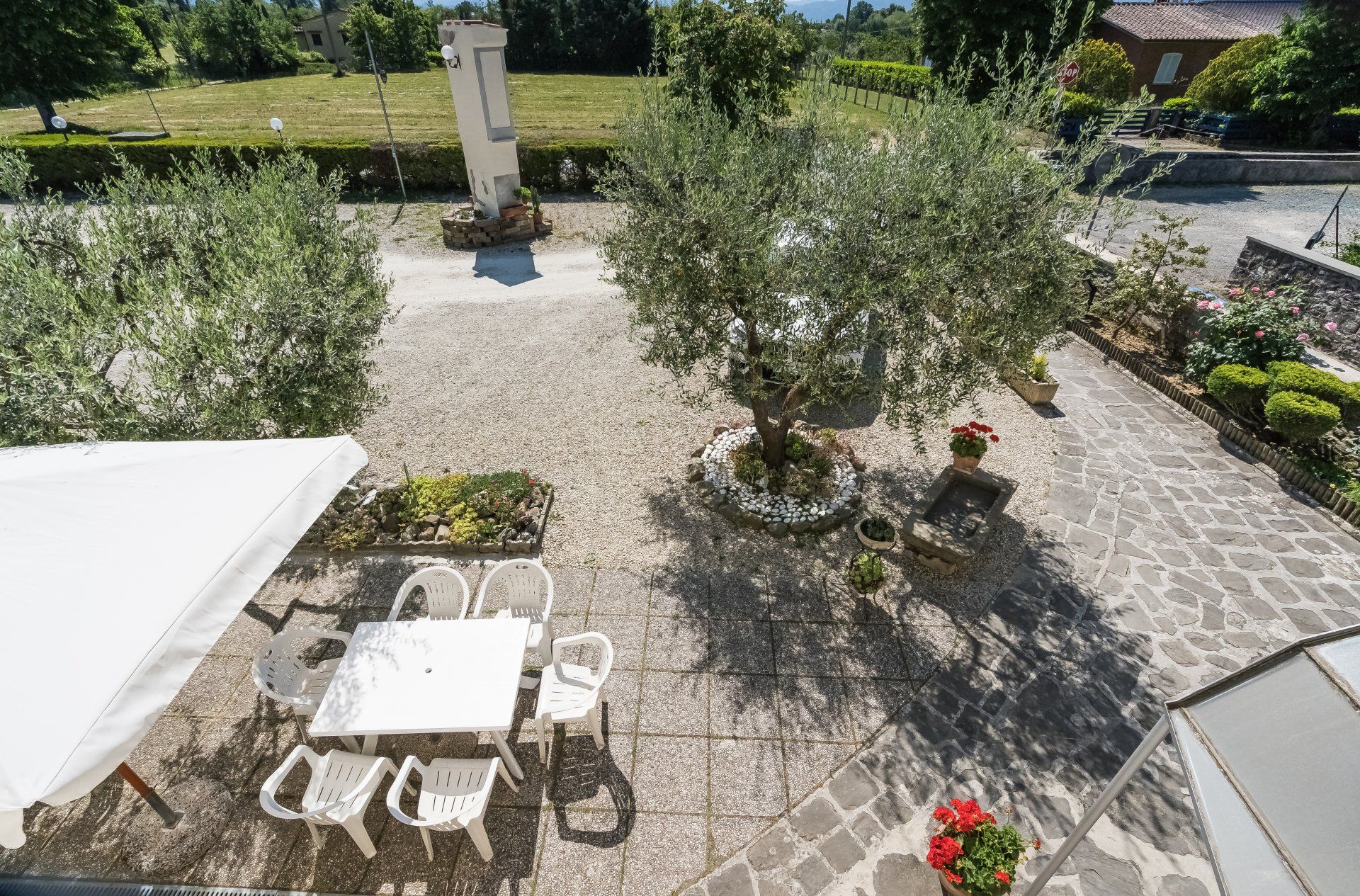 giardino del b&b vicino all'autodromo del Mugello