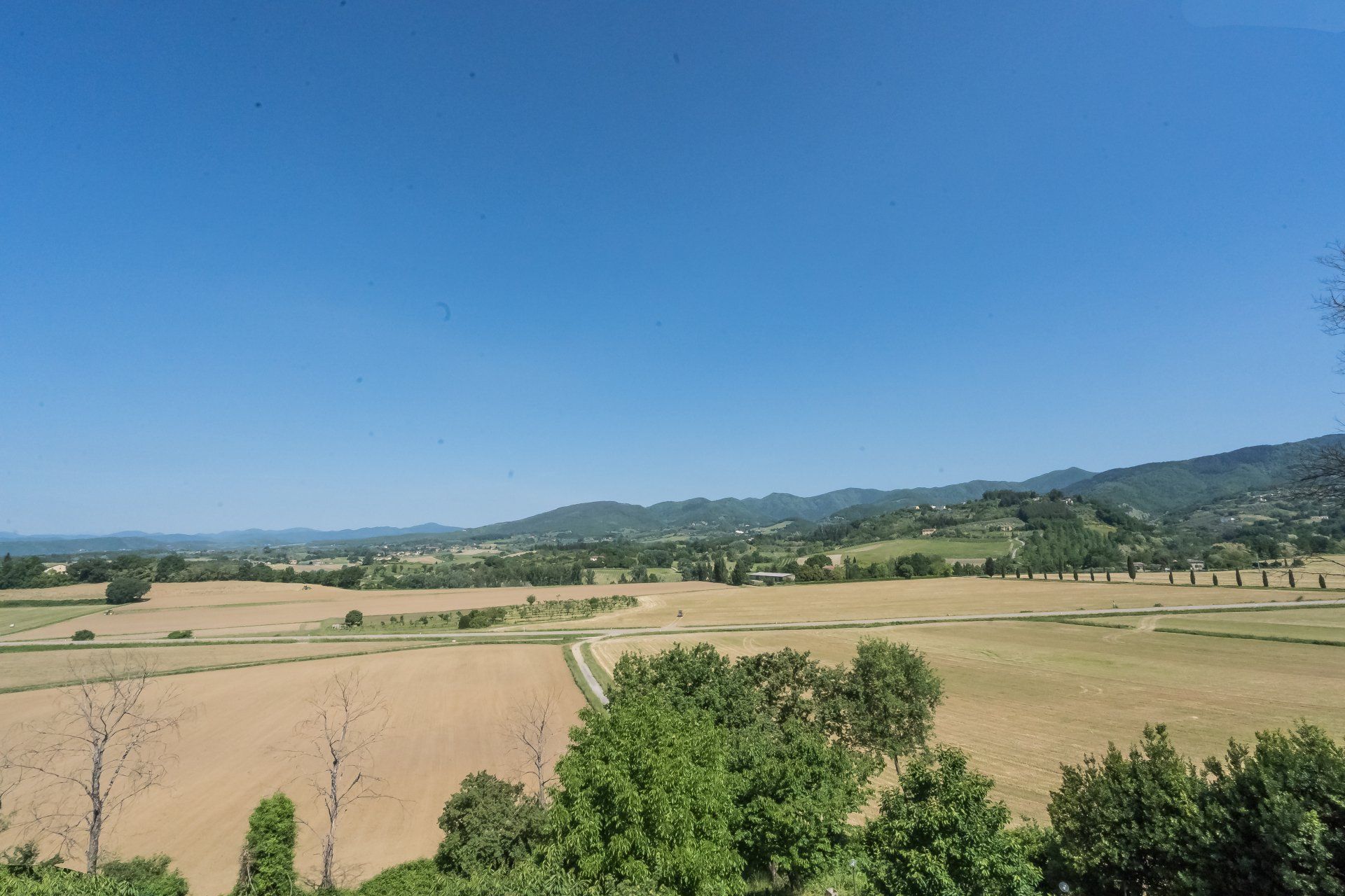 altro panorama da finestra del b&b vicino all'autodromo del Mugello