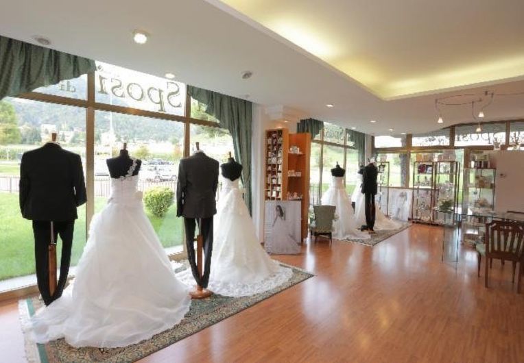 atelier di vestiti da sposa e sposo