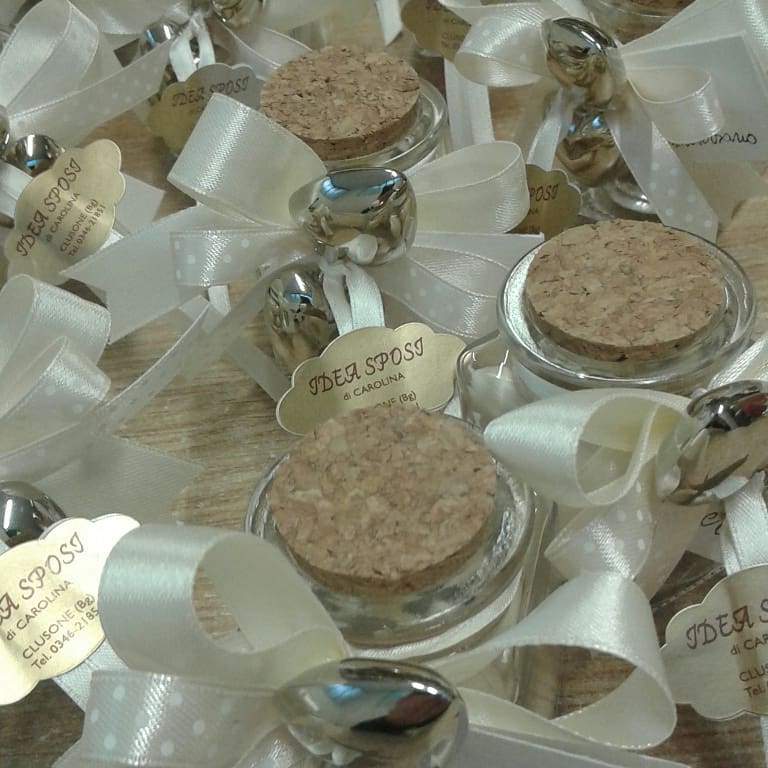 bomboniere con confetti per matrimonio