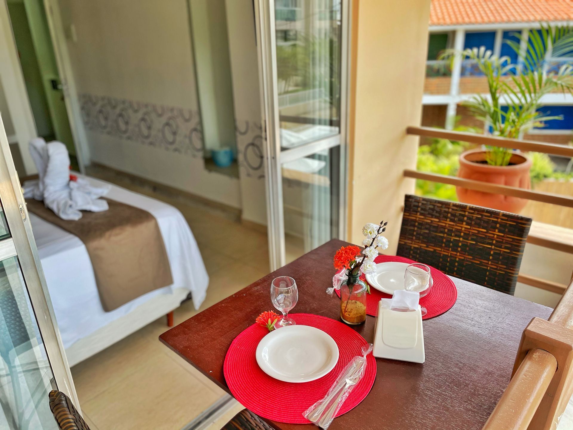 CASAL DELUXE COM VARANDA