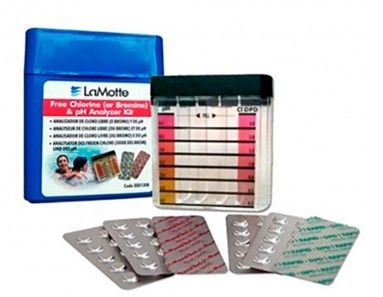 Kit de prueba de agua de piscina con tiras y tabla de colores, para probar cloro libre (o bromo) y pH.