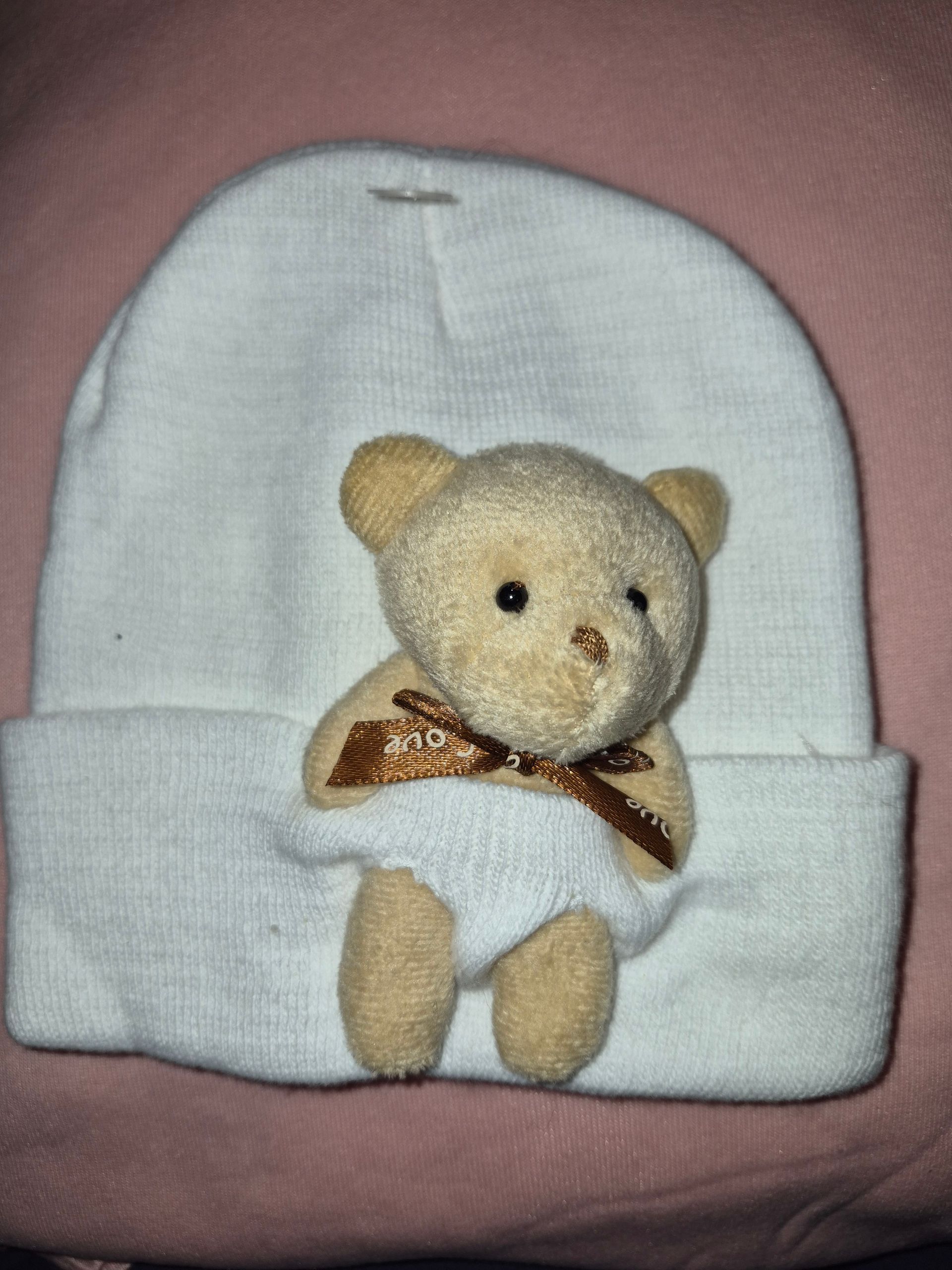 White beanie with brown teddy