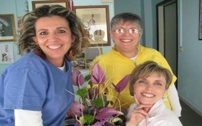 dentista con assistenti