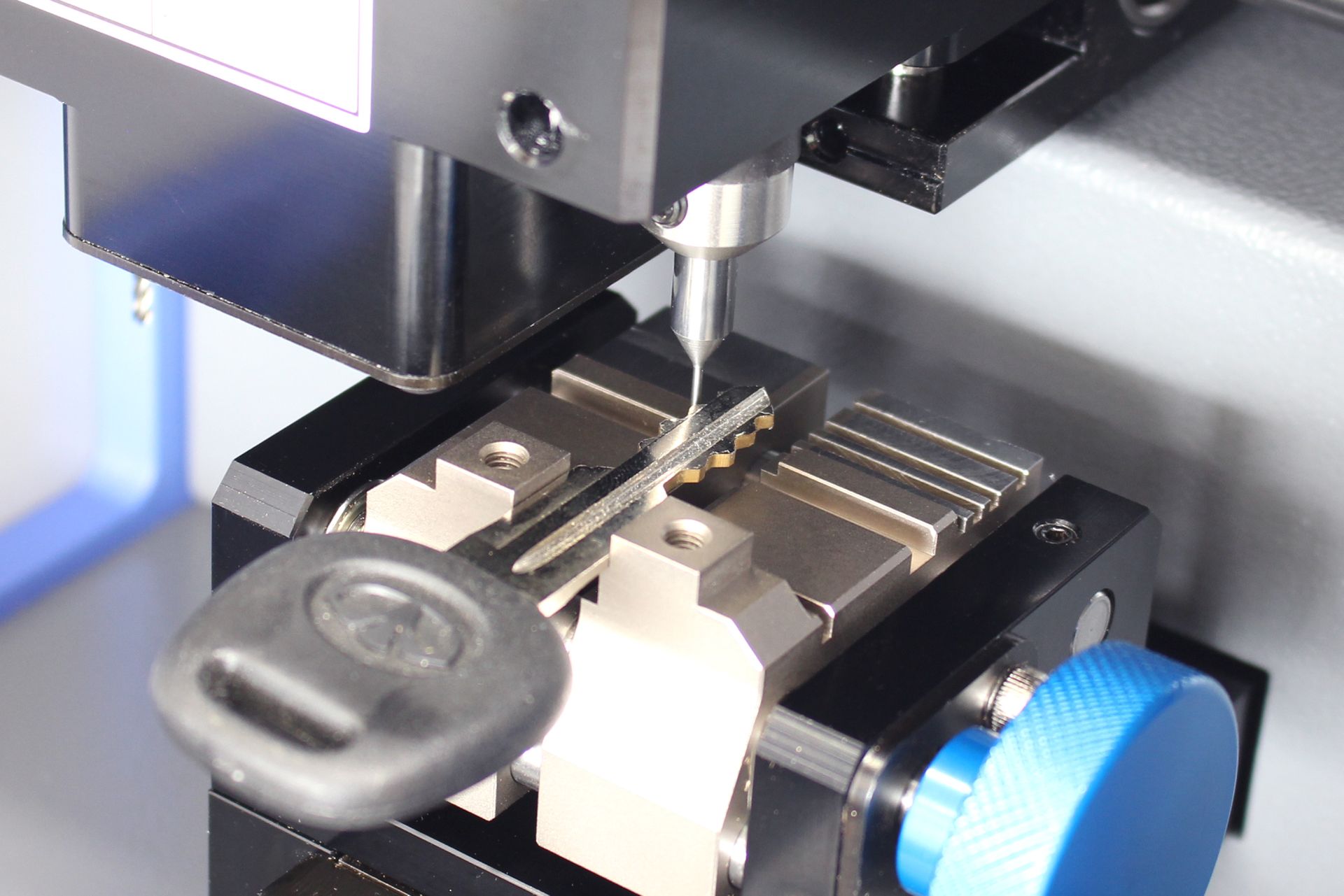Miracle A80 Automotive Key Cutting Machine