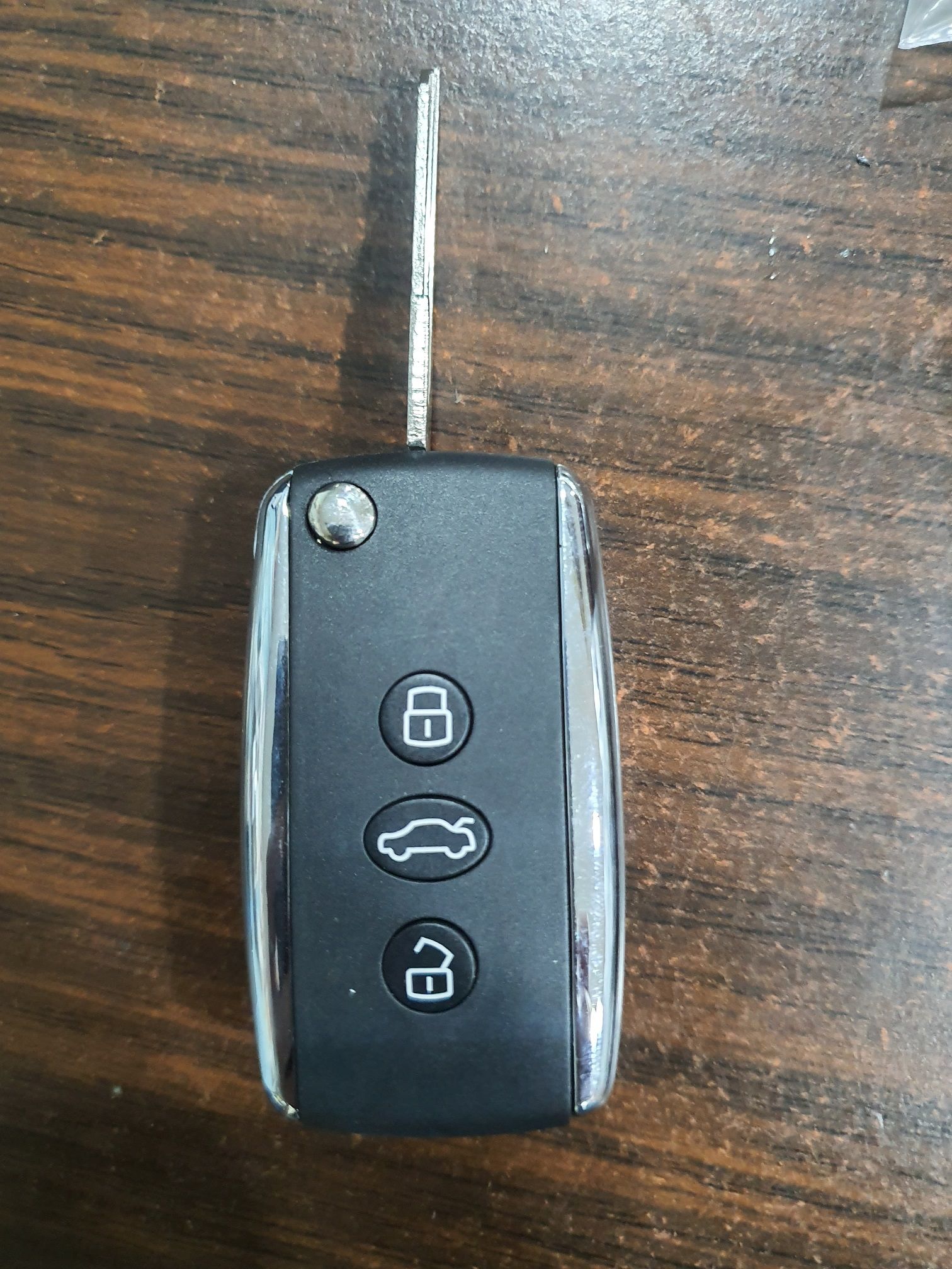 Bentley 3 Button Flip Key Shell HU66 / HU49