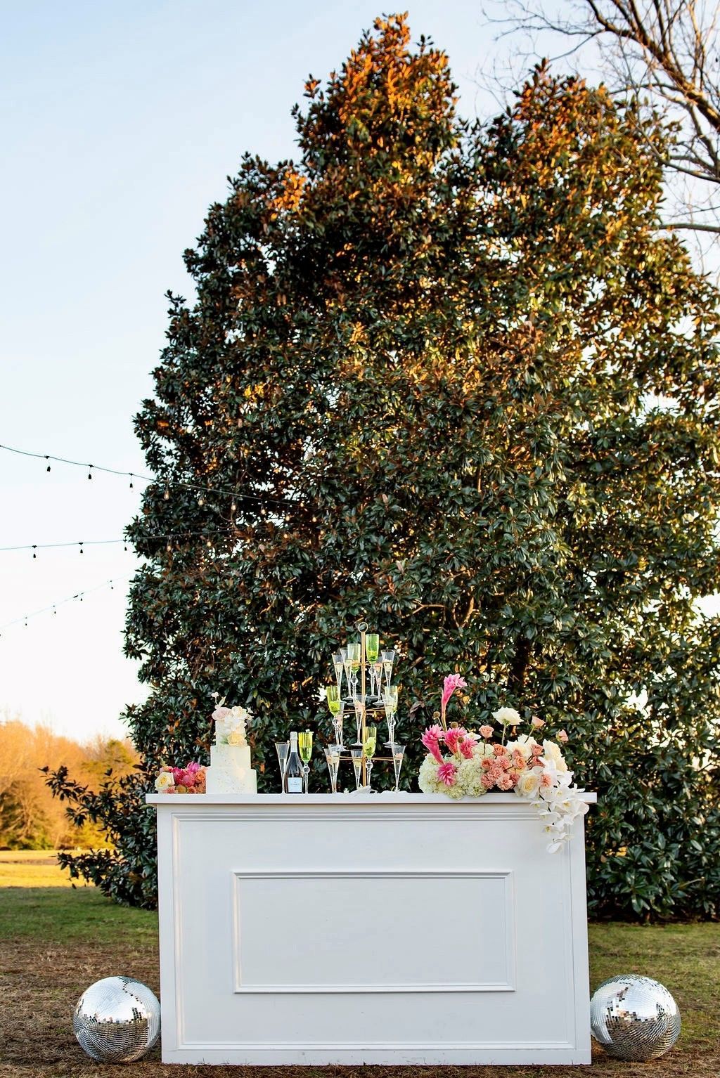 6-FOOT-WHITE-ESTATE-BAR-INCLUDED